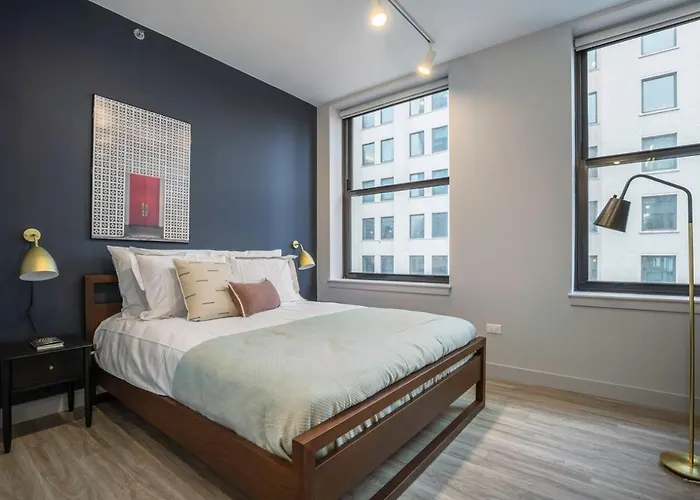 Loop 1br Wgym Roofdeck Wd Nr W Loop The L Chi-200 *