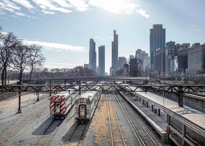 Loop 1br Wgym Roofdeck Wd Nr W Loop The L Chi-200 *