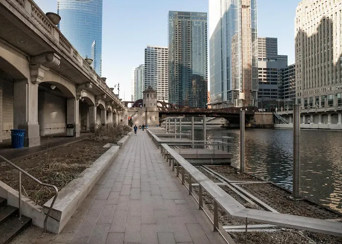Loop 1br Wgym Roofdeck Wd Nr W Loop The L Chi-200 Apartment Chicago
